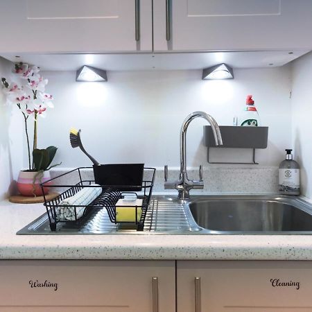 Gild House 2-Bedroom Apartment Close To Town Centre ボーンマス エクステリア 写真